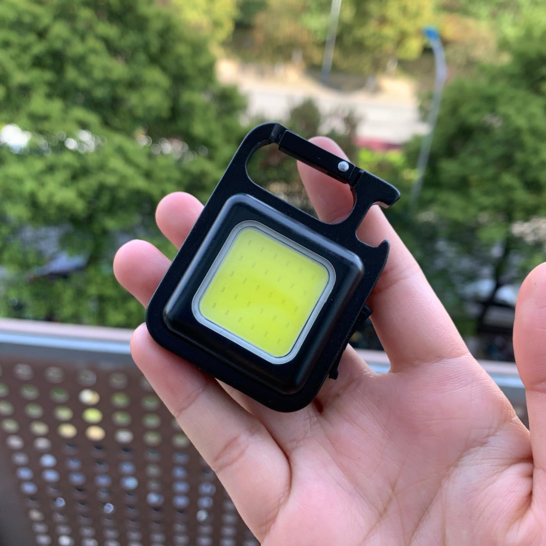 PocketLamp™ Mini Nøglering LED Lommelygte | I dag 1+1 gratis